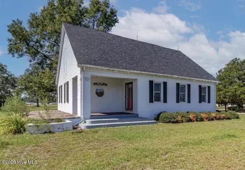 6239 Washington St, La Grange, NC 28551