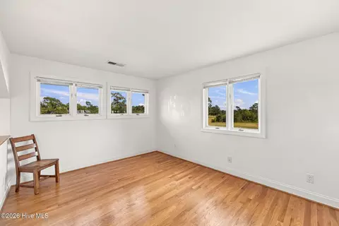 Bedroom - 107 Egret Ct, Hampstead, NC 28443 photo 5 of 7