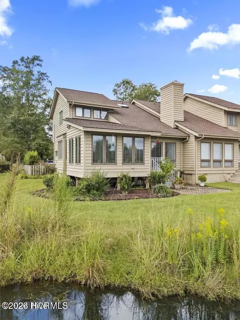 Exterior - 107 Egret Ct, Hampstead, NC 28443 photo 2 of 11