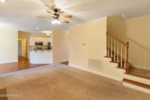 Living - 1124 Brighton Dr, Evans, GA 30809 photo 2 of 3