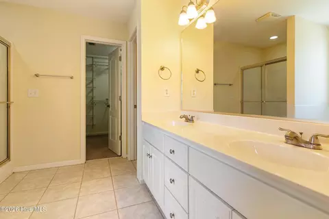 Bath - 1124 Brighton Dr, Evans, GA 30809 photo 2 of 6