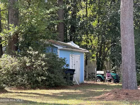 Exterior - 322 E Cavenaugh St, Wallace, NC 28466 photo 9 of 10