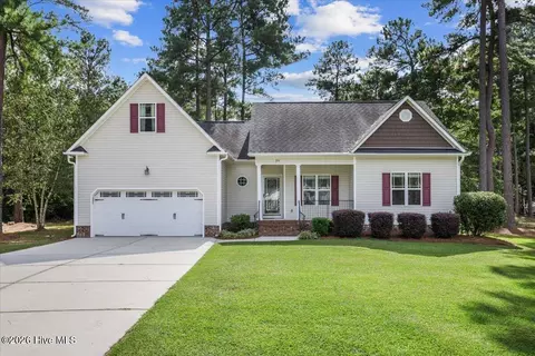 359 Log Cabin Ct, Selma, NC 27576