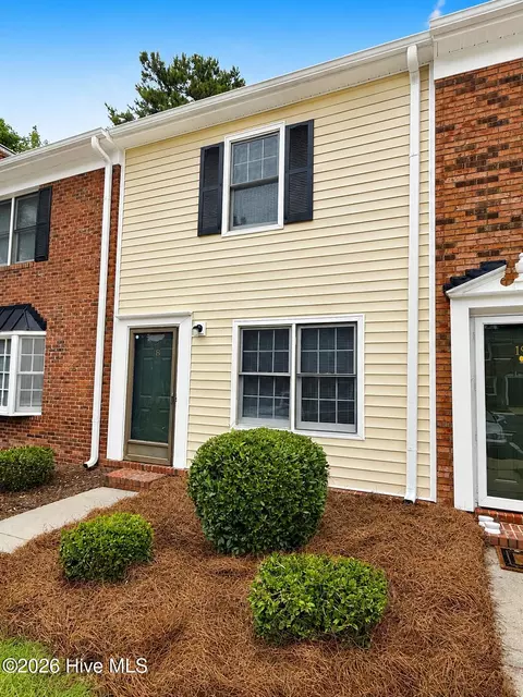 102 David Dr #18F, Greenville, NC 27858