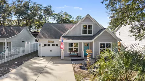 117 NE 19th St, Oak Island, NC 28465