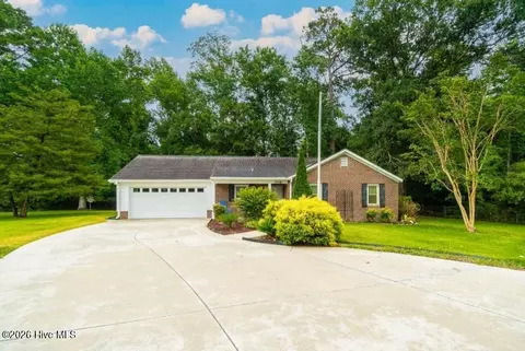 706 Barbour Rd, Morehead City, NC 28557