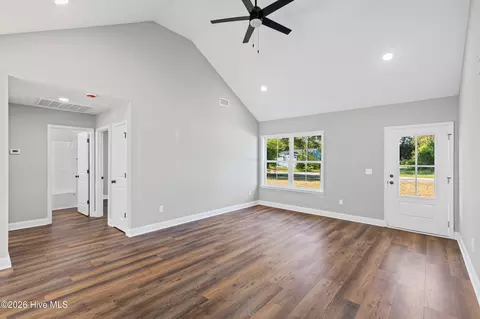 Entry Way - 327 Sims Ave, Augusta, GA 30906 photo 3 of 5