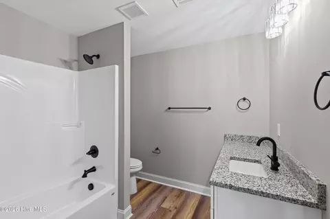 Bath - 327 Sims Ave, Augusta, GA 30906 photo 1 of 2