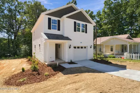 Exterior - 215 E Moore St, Robbins, NC 27325 photo 1 of 7