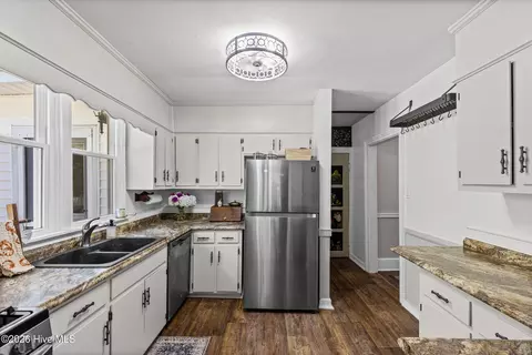 Kitchen - 800 Salem Rd, Thomson, GA 30824 photo 1 of 3