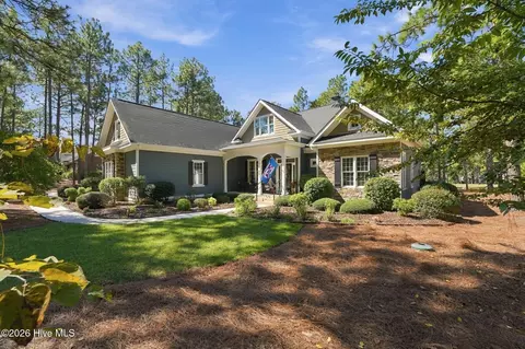 34 Plantation Dr, Southern Pines, NC 28387