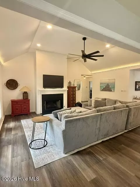 Living - 867 Chase Rd, Evans, GA 30809 photo 1 of 1