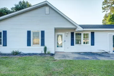 311 Deacon Ct, Havelock, NC 28532