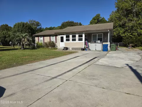 1431 Old Folkstone Rd, Sneads Ferry, NC 28460