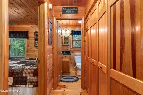 Entry Way - 167 Lemon Drop Ln, Murphy, NC 28906 photo 1 of 3