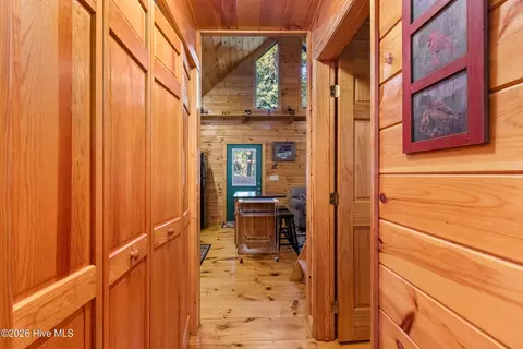 Entry Way - 167 Lemon Drop Ln, Murphy, NC 28906 photo 2 of 3