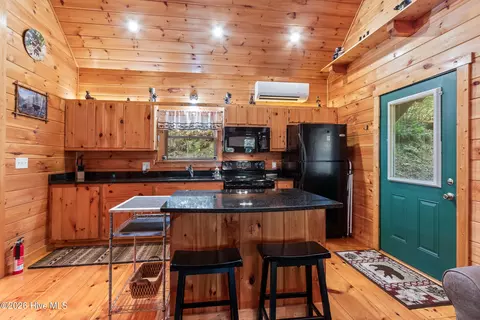 Kitchen - 167 Lemon Drop Ln, Murphy, NC 28906 photo 5 of 5