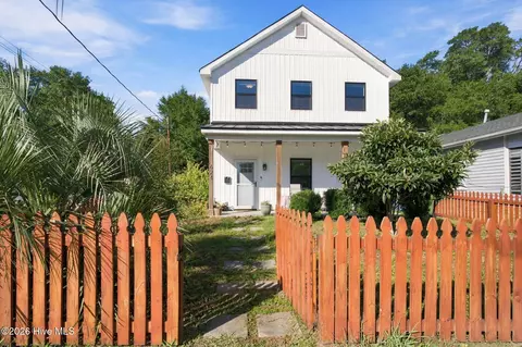 624 S 8th St, Wilmington, NC 28401