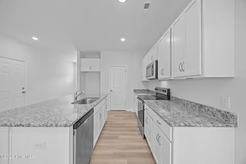Entry Way - 910 Parkway Rd, Boiling Spring Lakes, NC 28461 photo 1 of 2