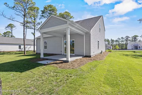 Exterior - 910 Parkway Rd, Boiling Spring Lakes, NC 28461 photo 2 of 2