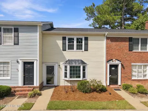 100 David Dr #E15, Greenville, NC 27858