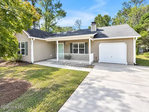 303 E Wood Ln, Leland, NC 28451