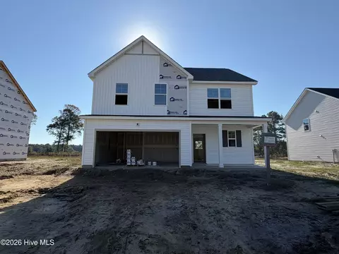 704 Finger Lakes Dr, Jacksonville, NC 28546