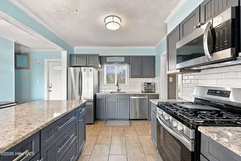 Kitchen - 203 Hoffman Beach Rd, Atlantic Beach, NC 28512 photo 4 of 6