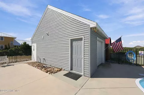 Exterior - 203 Hoffman Beach Rd, Atlantic Beach, NC 28512 photo 10 of 13