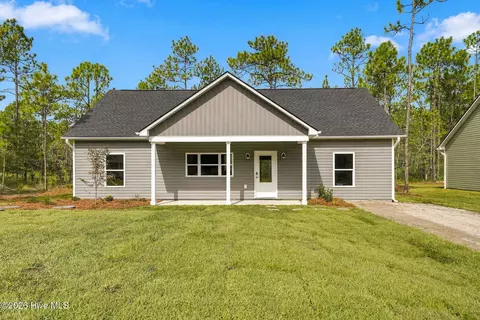 523 Woodhaven Rd, Southport, NC 28461