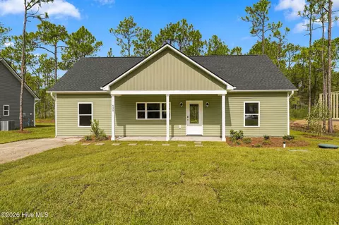535 Woodhaven Rd, Southport, NC 28461