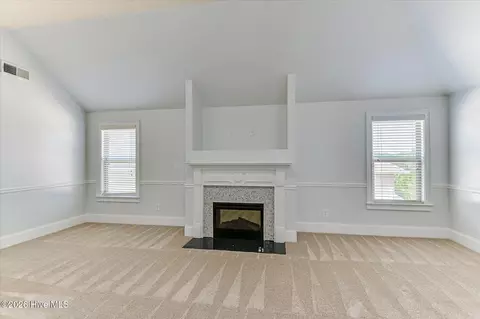 Living - 552 Oconee Cir, Evans, GA 30809 photo 7 of 9