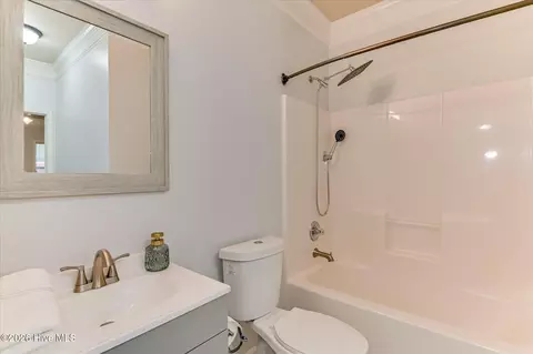 Bath - 552 Oconee Cir, Evans, GA 30809 photo 5 of 5