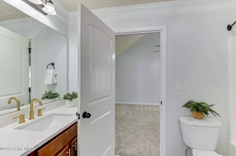 Bath - 552 Oconee Cir, Evans, GA 30809 photo 3 of 5