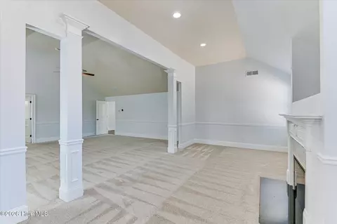 Living - 552 Oconee Cir, Evans, GA 30809 photo 8 of 9