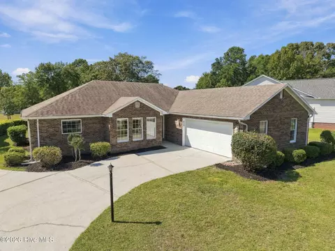 620 Riva Ridge Rd, Sneads Ferry, NC 28460
