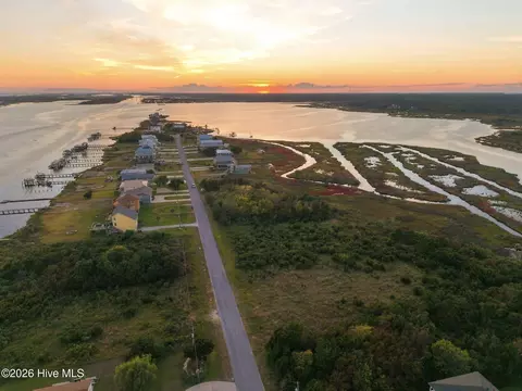 320 Waterway Dr, Sneads Ferry, NC 28460