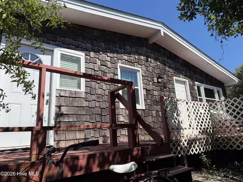 172 Salter Path Rd, Pine Knoll Shores, NC 28512