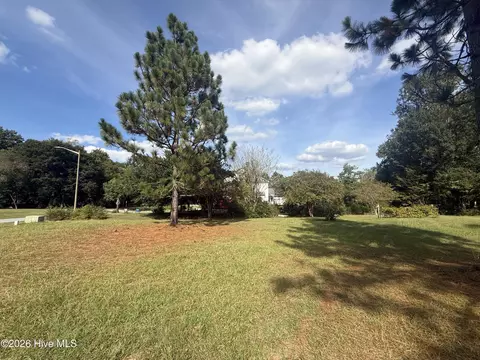 2129 Briarwood Dr, Kinston, NC 28501