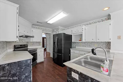 Kitchen - 536 Oak Brook Dr, Martinez, GA 30907 photo 2 of 3
