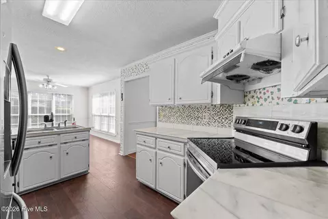 Kitchen - 536 Oak Brook Dr, Martinez, GA 30907 photo 1 of 3