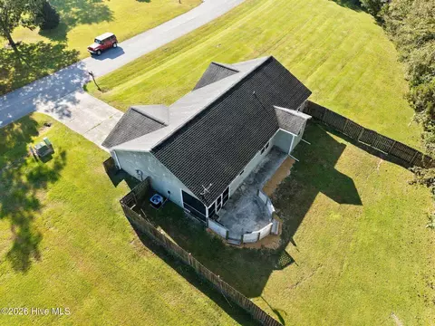 161 Southwoods Ln, Jacksonville, NC 28540