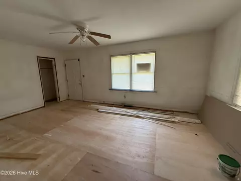 Living - 209 Peaks St, Williamston, NC 27892 photo 2 of 2
