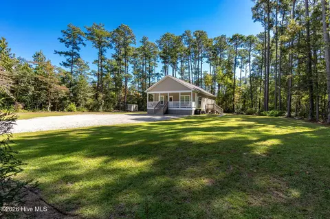 2309 Country Club Rd, Morehead City, NC 28557