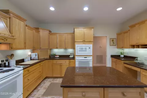Kitchen - 14 Mcmichael Dr, Pinehurst, NC 28374 photo 2 of 5