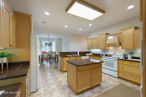 Kitchen - 14 Mcmichael Dr, Pinehurst, NC 28374 photo 4 of 5