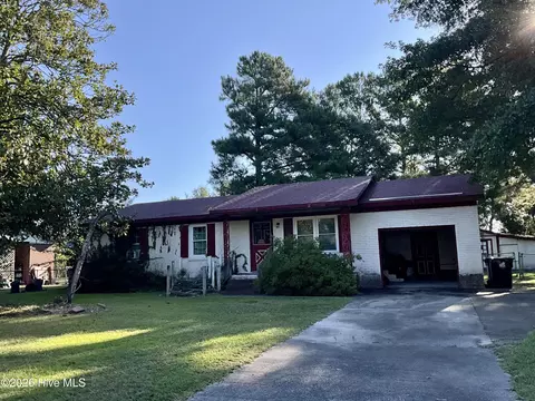 499 Hillcrest Ave, Winterville, NC 28590