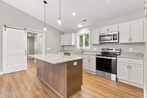 Kitchen - 122 Park Ave, Pinebluff, NC 28373 photo 4 of 6