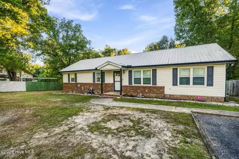 121 Eason Dr, Rockingham, NC 28379