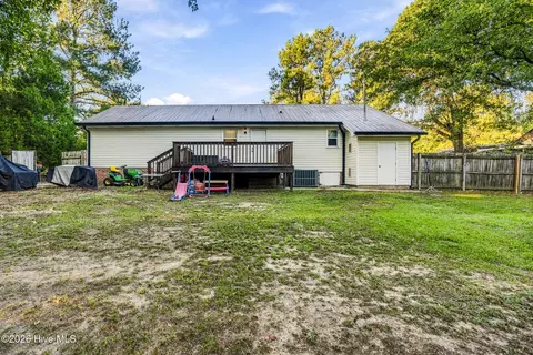 Exterior - 121 Eason Dr, Rockingham, NC 28379 photo 1 of 3